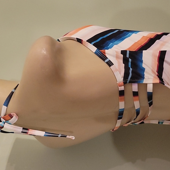 LA BLANCA LA AZTECA PLYNGE ONE PIECE SWIMSUIT SUIT - Picture 7 of 13